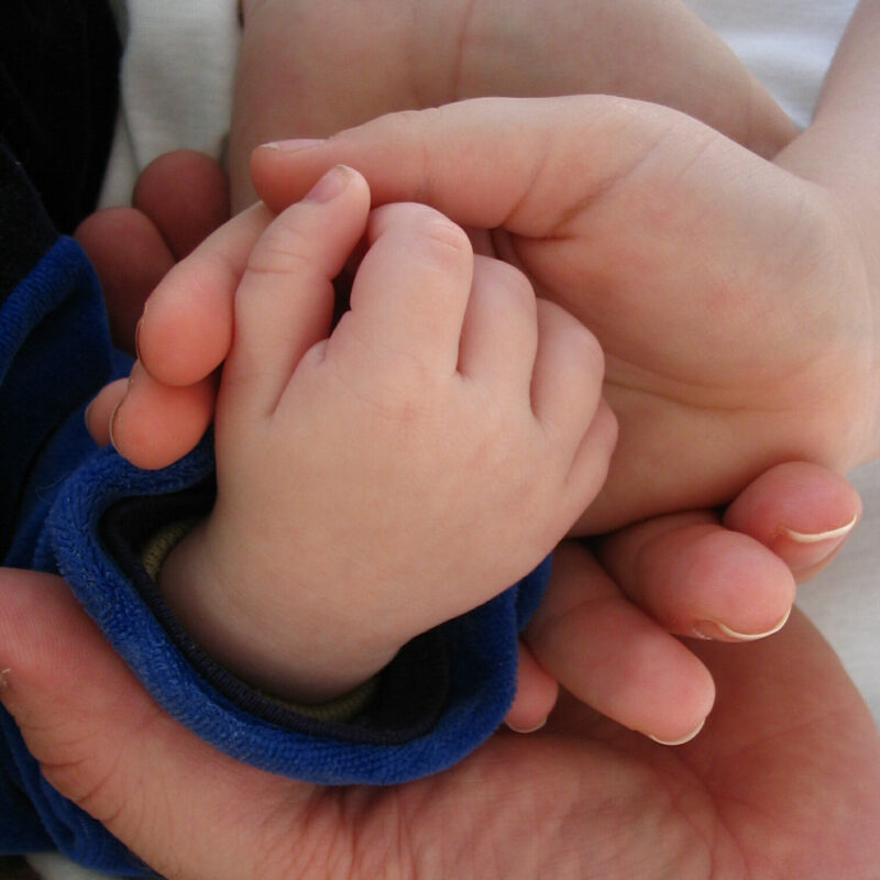 Accompagnement bienveillant et co-éducation entre adulte et enfant chez L'enfantScop'.